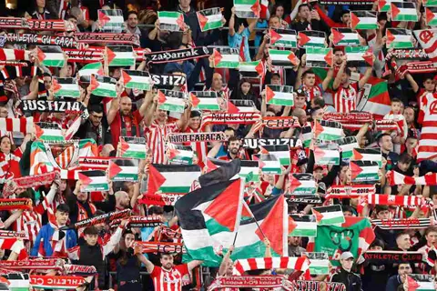 رئيس الليجا: لا نمنع رفع أعلام فلسطين.. وما يحدث في غزة صعب وقاسٍ